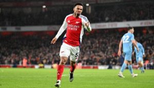 Arsenal cung cấp cho Ethan Nwaneri hợp đồng dài hạn.