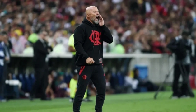 Jorge Sampaoli có màn ra mắt đáng quên.